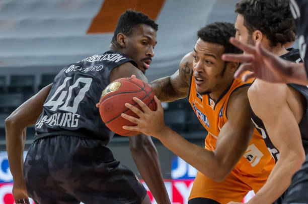 在荷甲中 在荷甲中