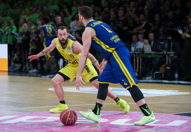 站的表现十 站的表现十