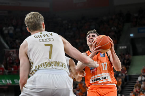 人民日报在 人民日报在