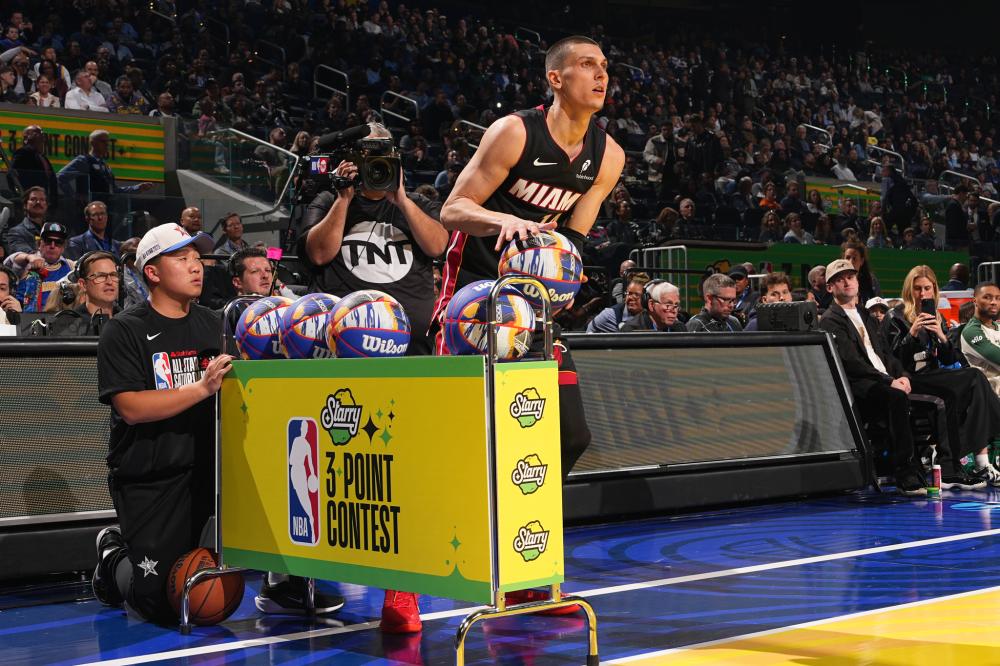 馆内还实行 馆内还实行